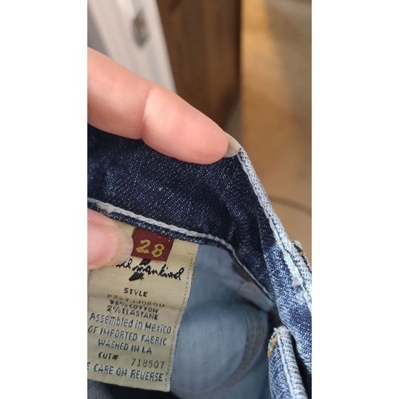 7 for all Mankind dojo Crop Size 28 - Picture 5 of 8